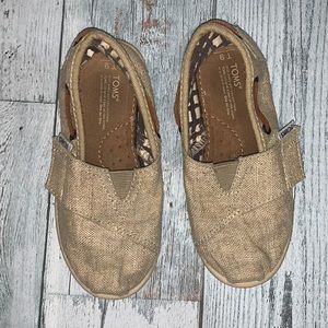Tom’s- toddler 9- tan with brown accent leather